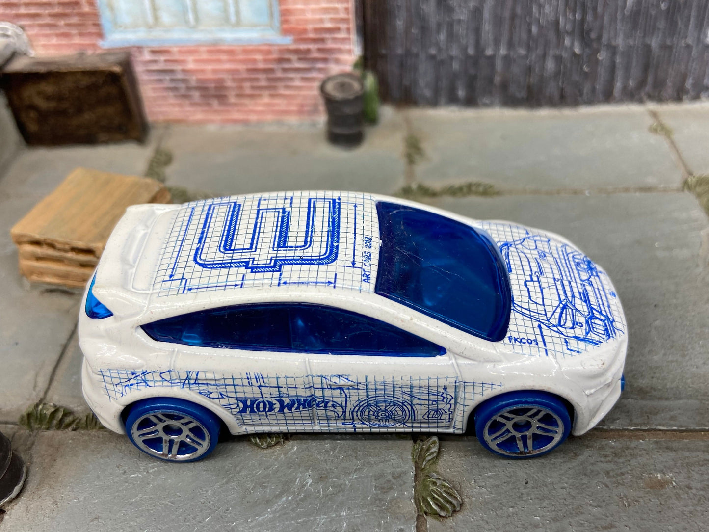Loose Hot Wheels - Ford Focus RS - White and Blue Graphics
