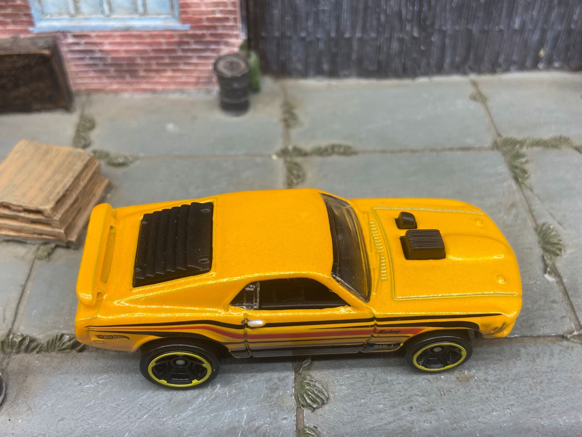 Loose Hot Wheels - Ford Mustang Mach 1 - Yellow, Orange and Black