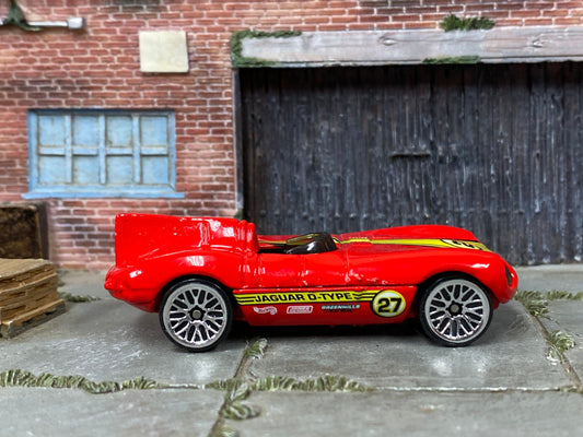 Loose Hot Wheels - Jaguare D Type Racer - Red and Yellow 27