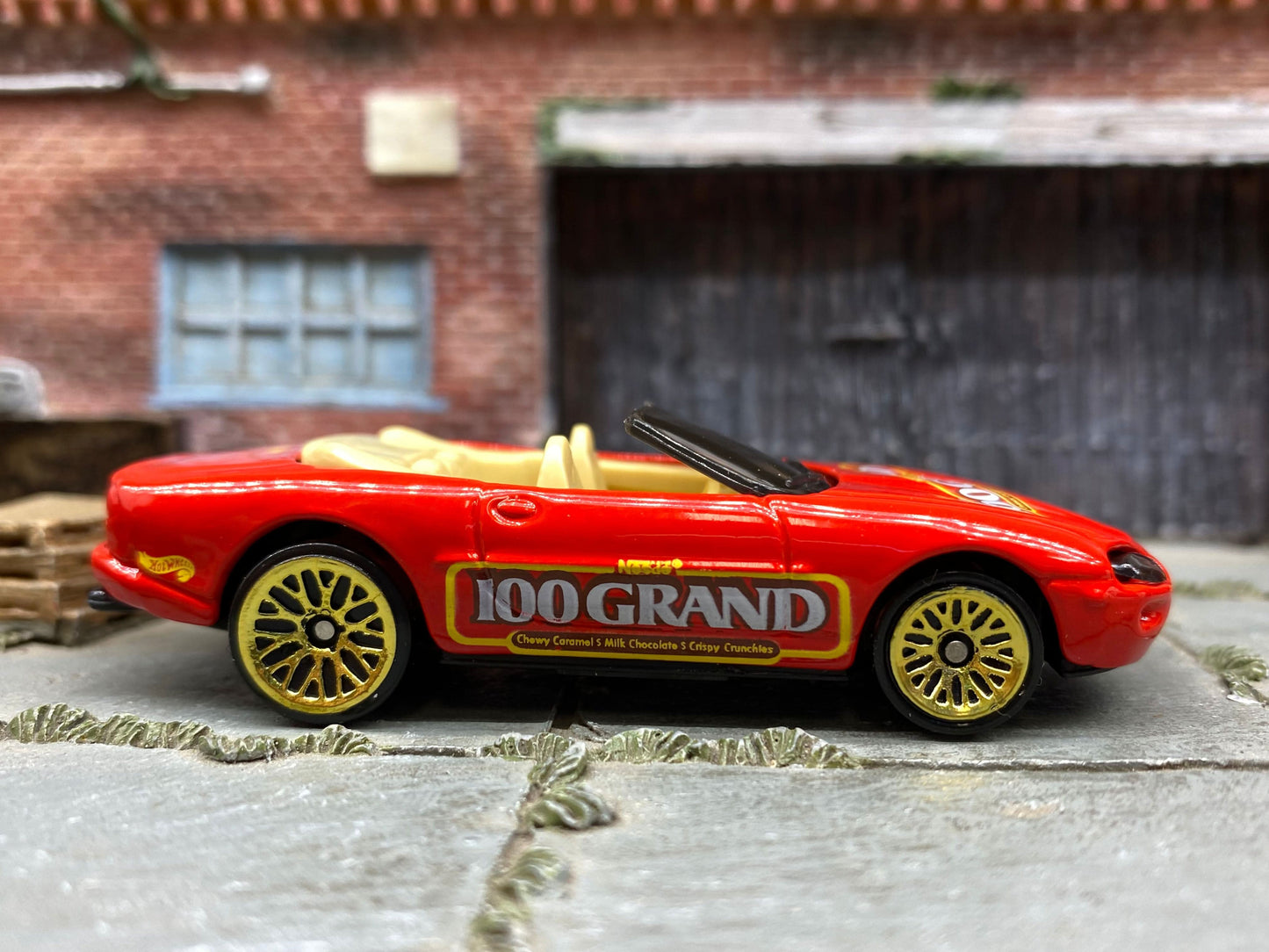 Loose Hot Wheels Jaguare XK8 - 100 Grand Red