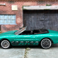 Loose Hot Wheels Jaguare XK8 Dressed in Teal