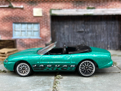 Loose Hot Wheels Jaguare XK8 Dressed in Teal
