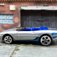Loose Hot Wheels Jaguare XK8 - Silver and Blue
