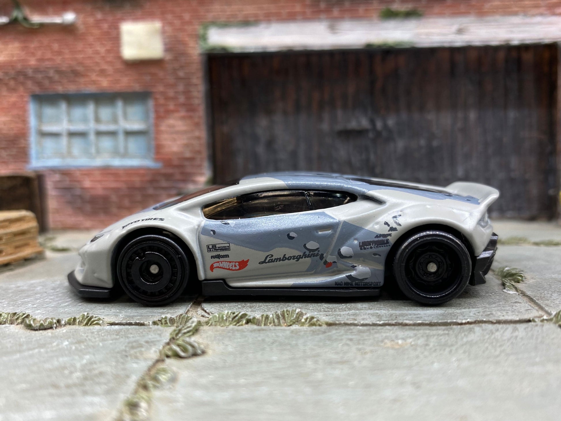 Loose Hot Wheels - Lamborghini Huracan Coupe LB WORKS - Gray Camo