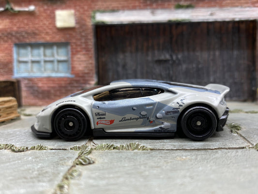 Loose Hot Wheels - Lamborghini Huracan Coupe LB WORKS - Gray Camo