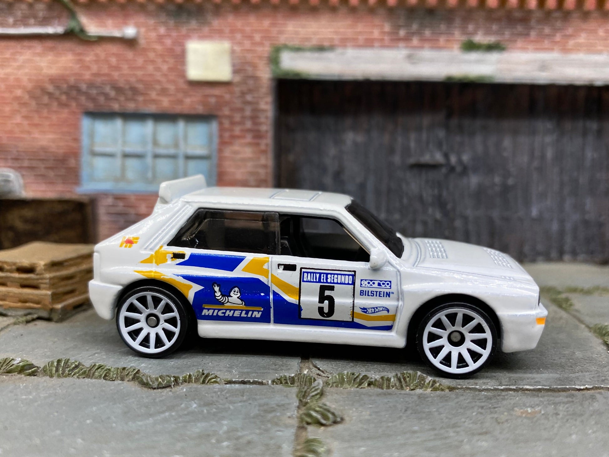 Loose Hot Wheels - Lancia Delta Integrale Race Car - White Race Livery