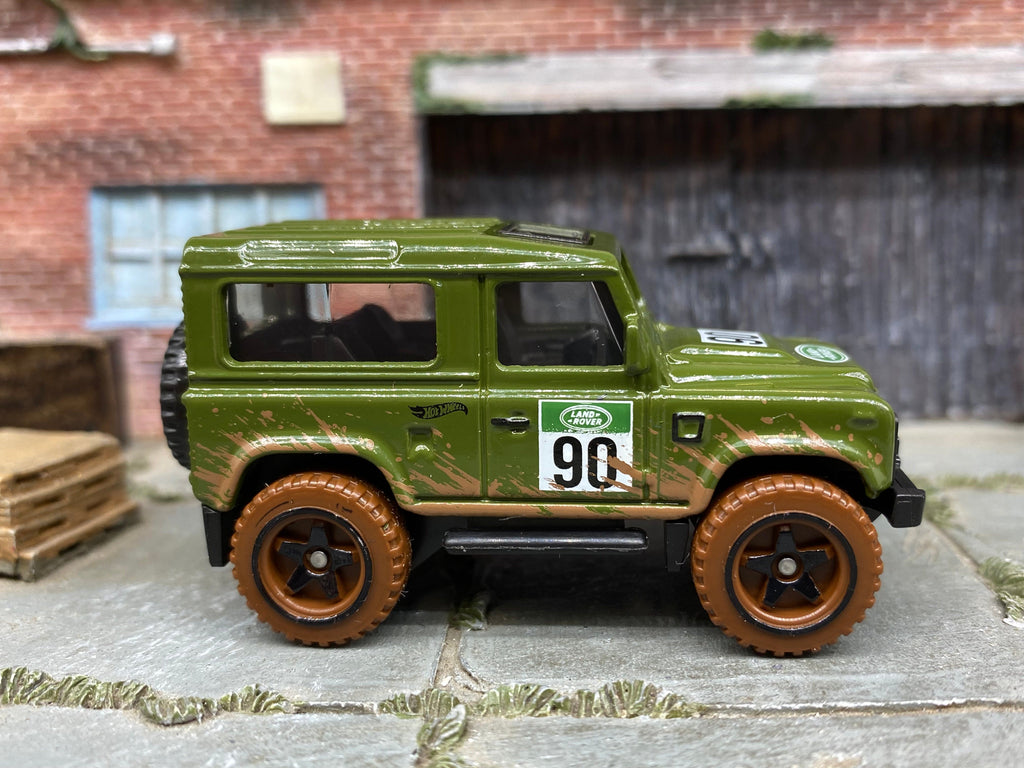 Loose Hot Wheels Land Rover Defender 90 in Green Off Road