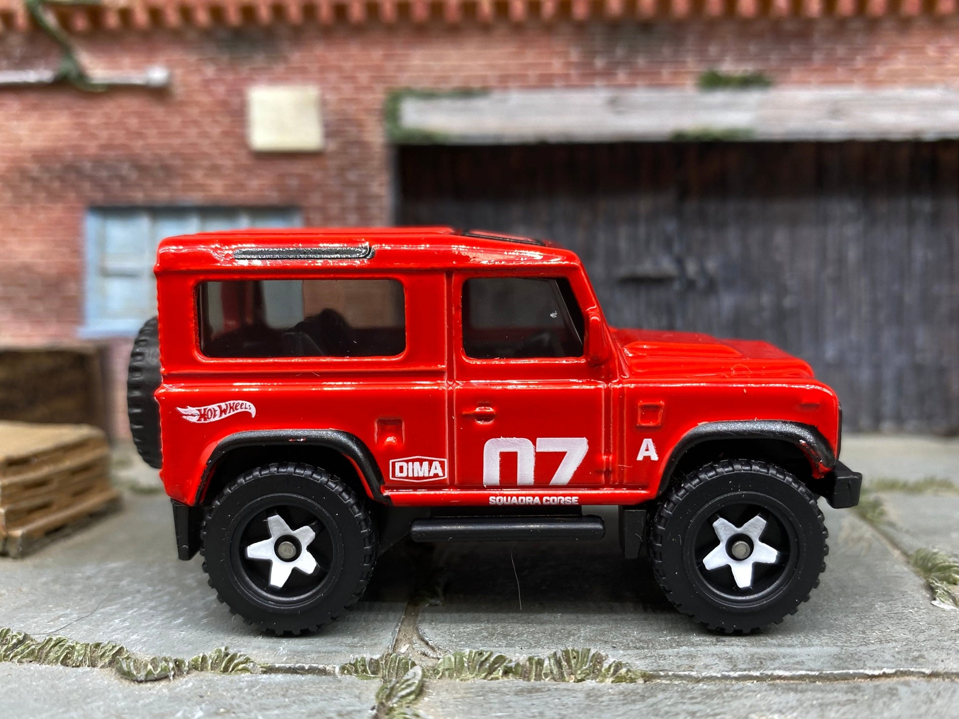 Loose Hot Wheels - Land Rover Defender 90 - Red 13-07 Off Road