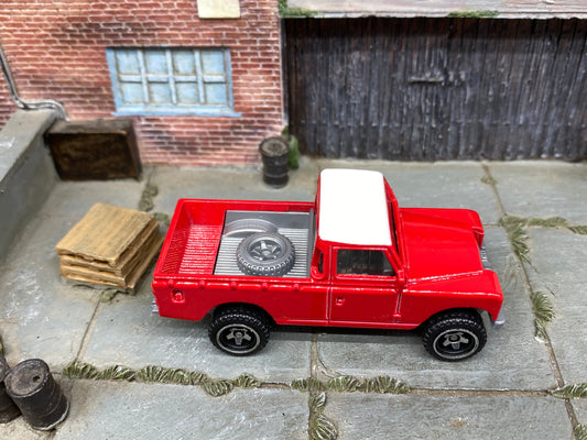 Loose Hot Wheels - Land Rover Series III - Red and White Off Road