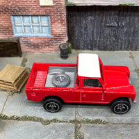 Loose Hot Wheels Land Rover Series III in Red and White Off Road