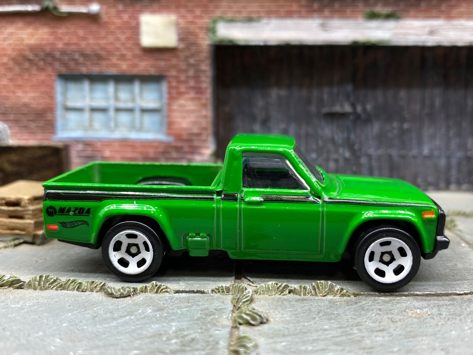 Loose Hot Wheels - Mazda REPU Mini Truck - Green and Black