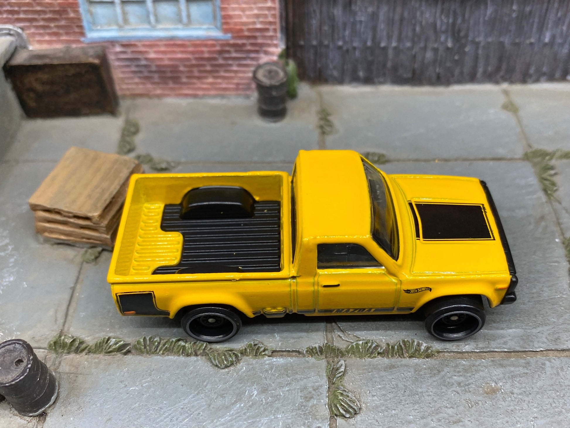 Loose Hot Wheels - Mazda REPU Mini Truck - Yellow and Black