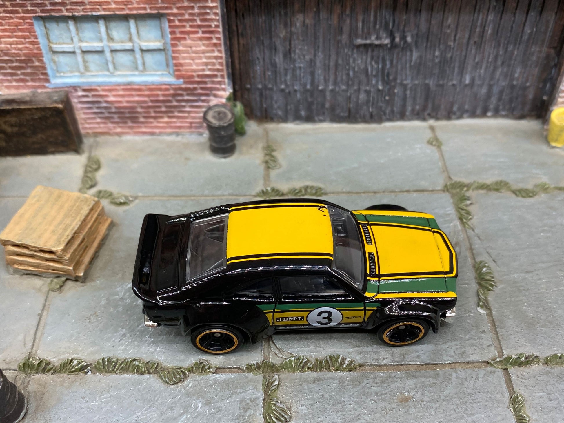 Loose Hot Wheels - Mazda RX-3 - Black, Green and Yellow 3