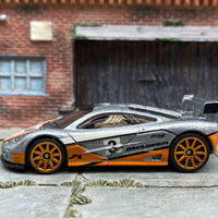 Loose Hot Wheels - McLaren F1 GTR - Silver, Black and Orange #3 Race Livery