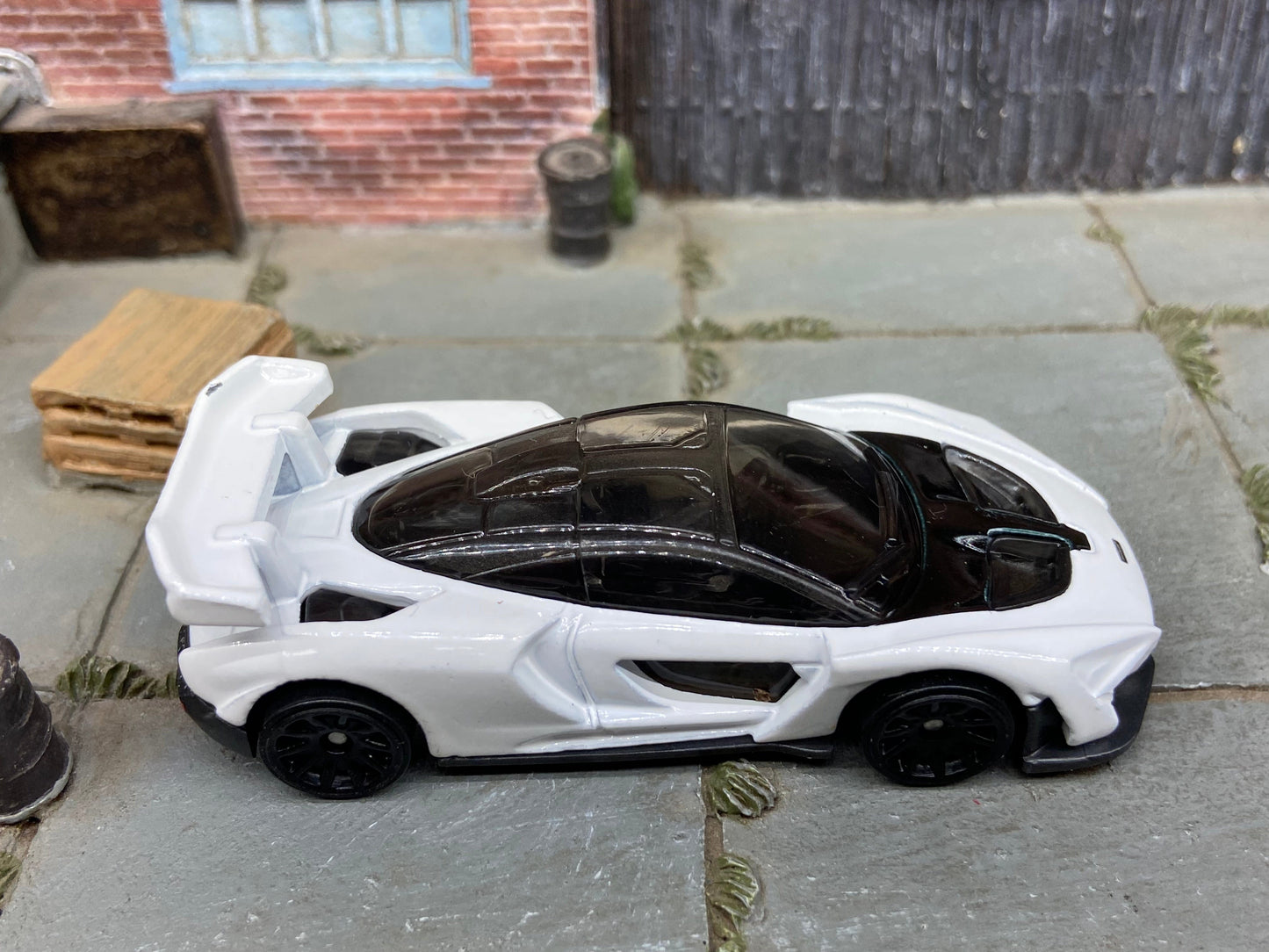 Loose Hot Wheels - McLaren Senna - White