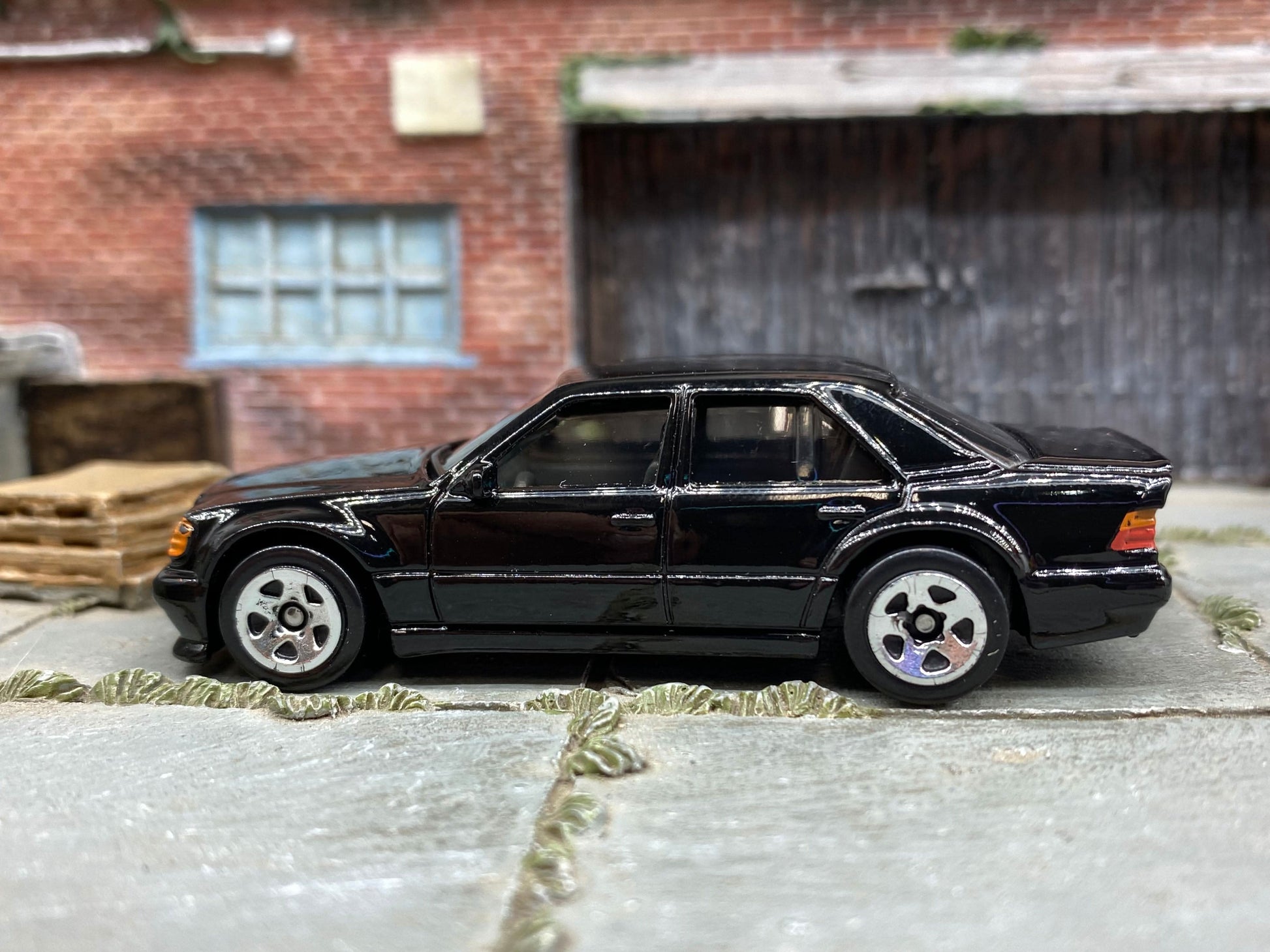 Loose Hot Wheels - Mercedes-Benz 500E - Black