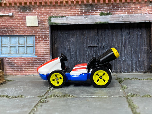 Loose Hot Wheels - Nintendo Mario Kart Standard Kart - Red, White and Blue