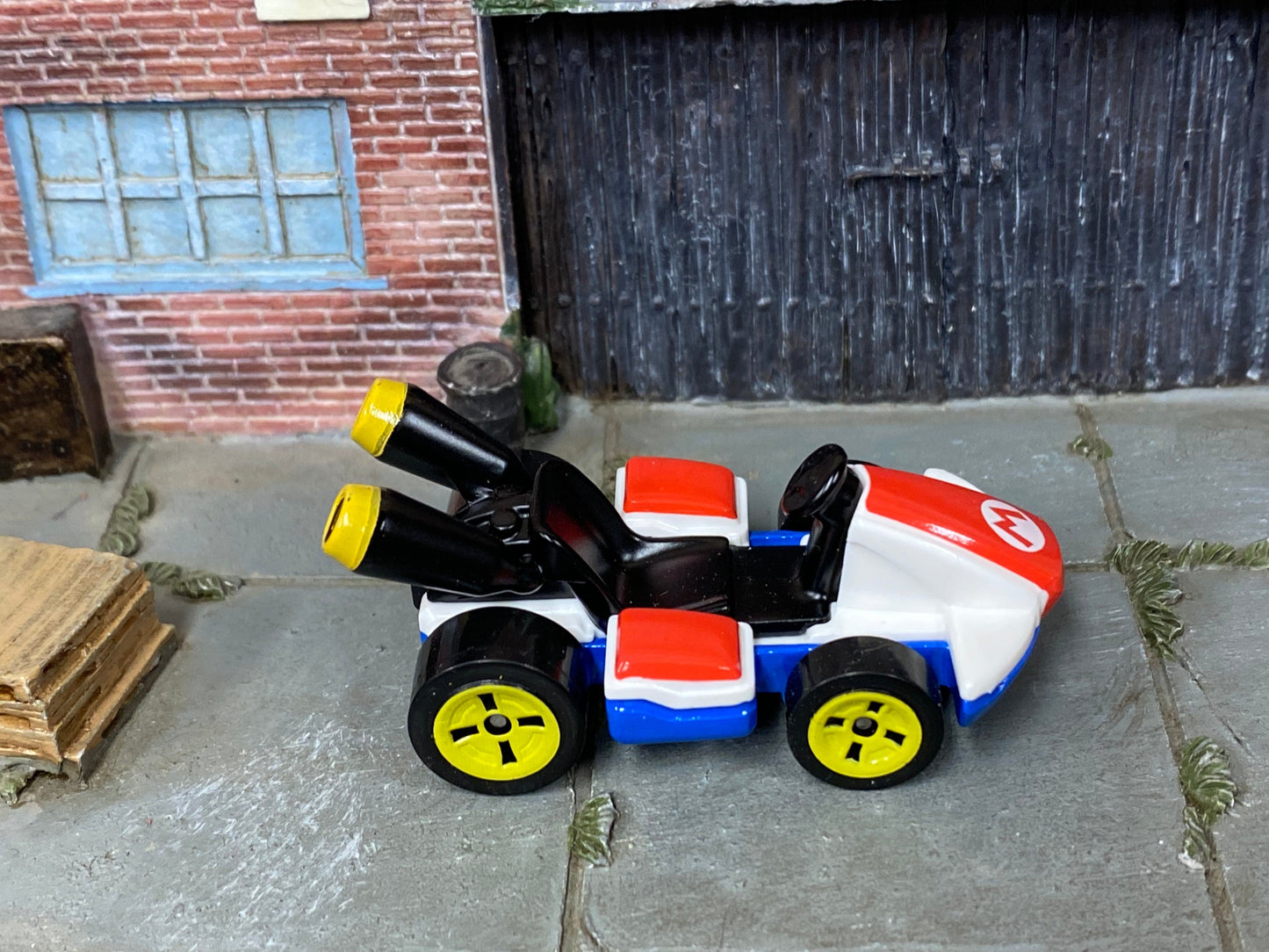 Loose Hot Wheels - Nintendo Mario Kart Standard Kart - Red, White and Blue