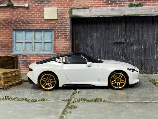 Loose Hot Wheels - Nissan Z Proto - White