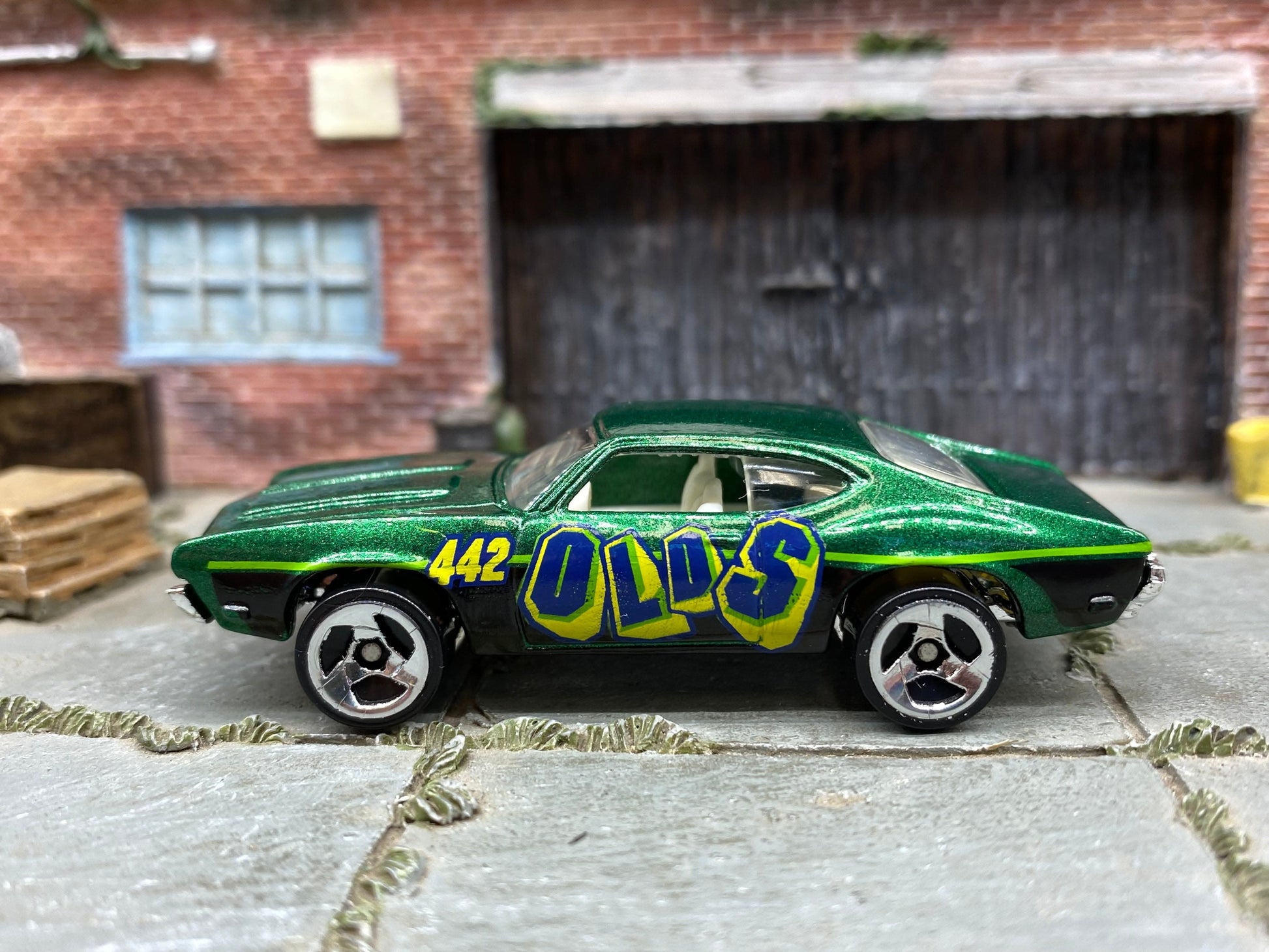 Loose Hot Wheels Olds 442 - Green, Yellow and Blue OLDS