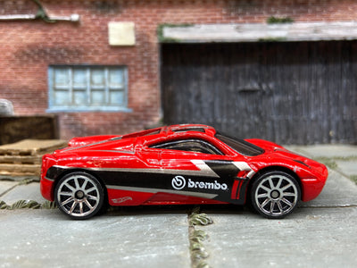 Loose Hot Wheels: Pagani Huayra Dressed in Brembo Red Race Livery