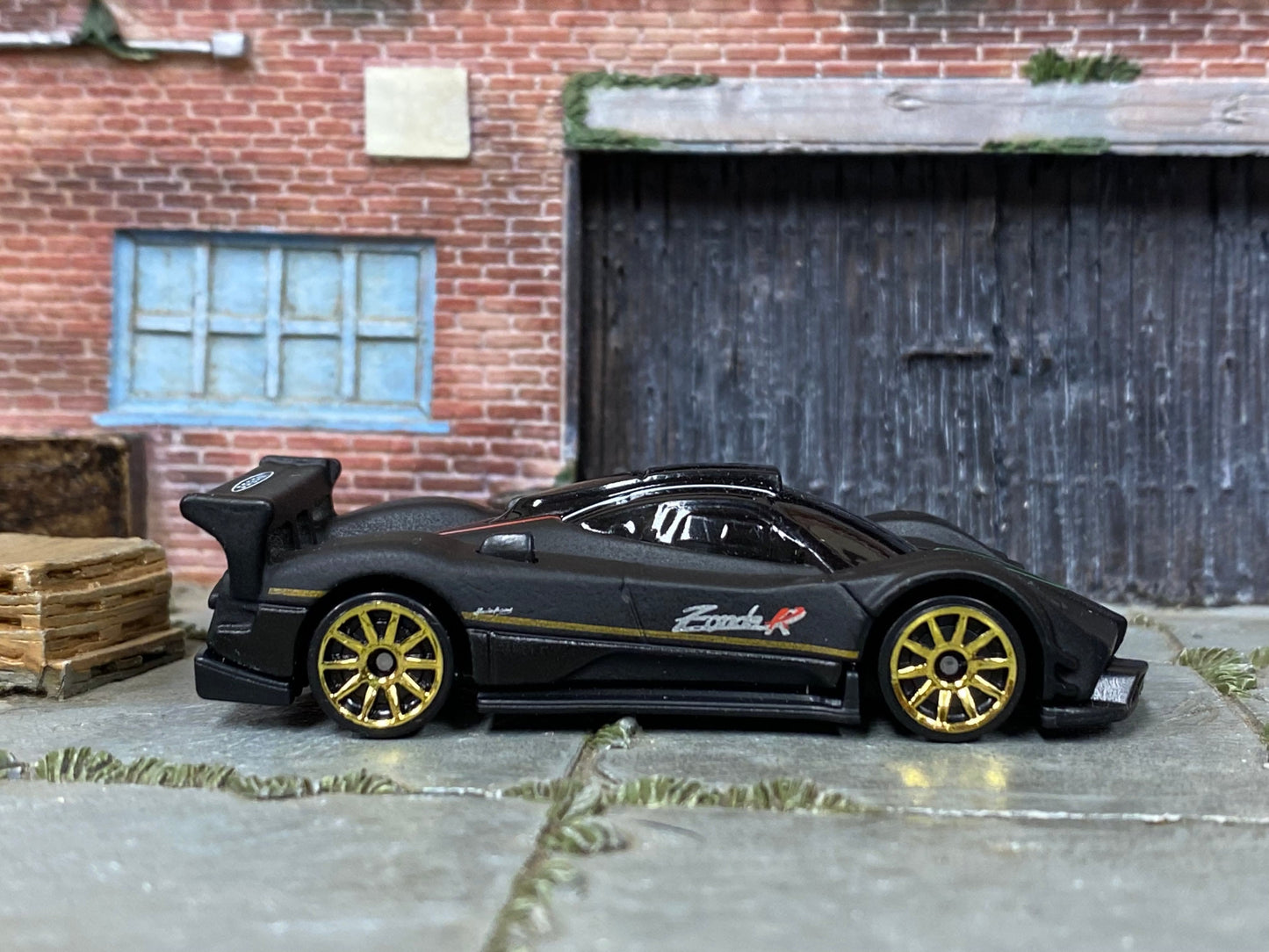 Loose Hot Wheels - Pagani Zonda R - Satin Black, Red, Silver and Gold
