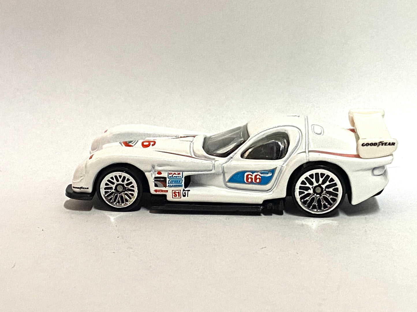 Loose Hot Wheels - Panoz GTR-1 - White, Red and Blue