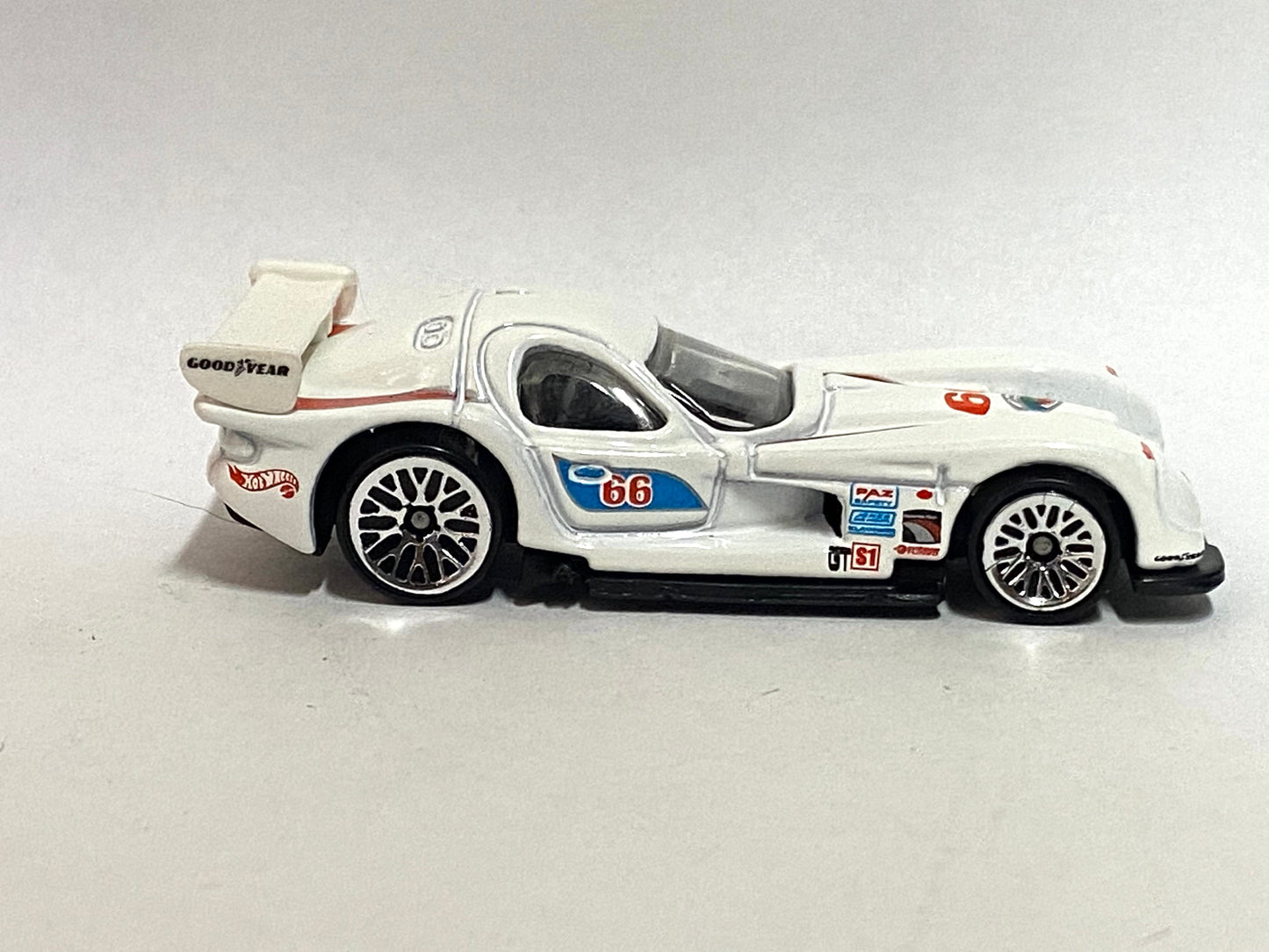 Loose Hot Wheels - Panoz GTR-1 - White, Red and Blue