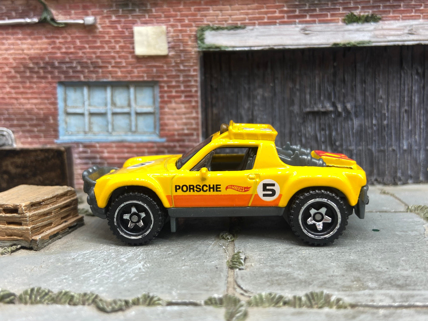 Loose Hot Wheels - Porsche 914 Safari - Yellow