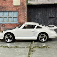 Loose Hot Wheels - Porsche 930 - White and Black