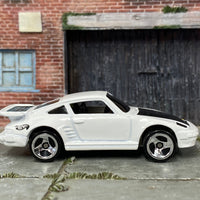 Loose Hot Wheels - Porsche 930 - White and Black