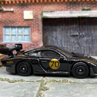 Loose Hot Wheels - Porsche 935 - Black and Gold 70