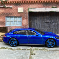 Loose Hot Wheels - Porsche Panamera Turbo S E-Hybrid Sport Turismo - Blue