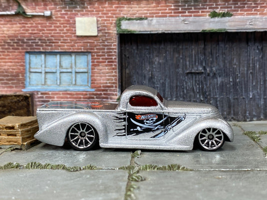 Loose Hot Wheels - Super Smooth Hot Rod Truck - Silver Skull and Cross Bones Pirate