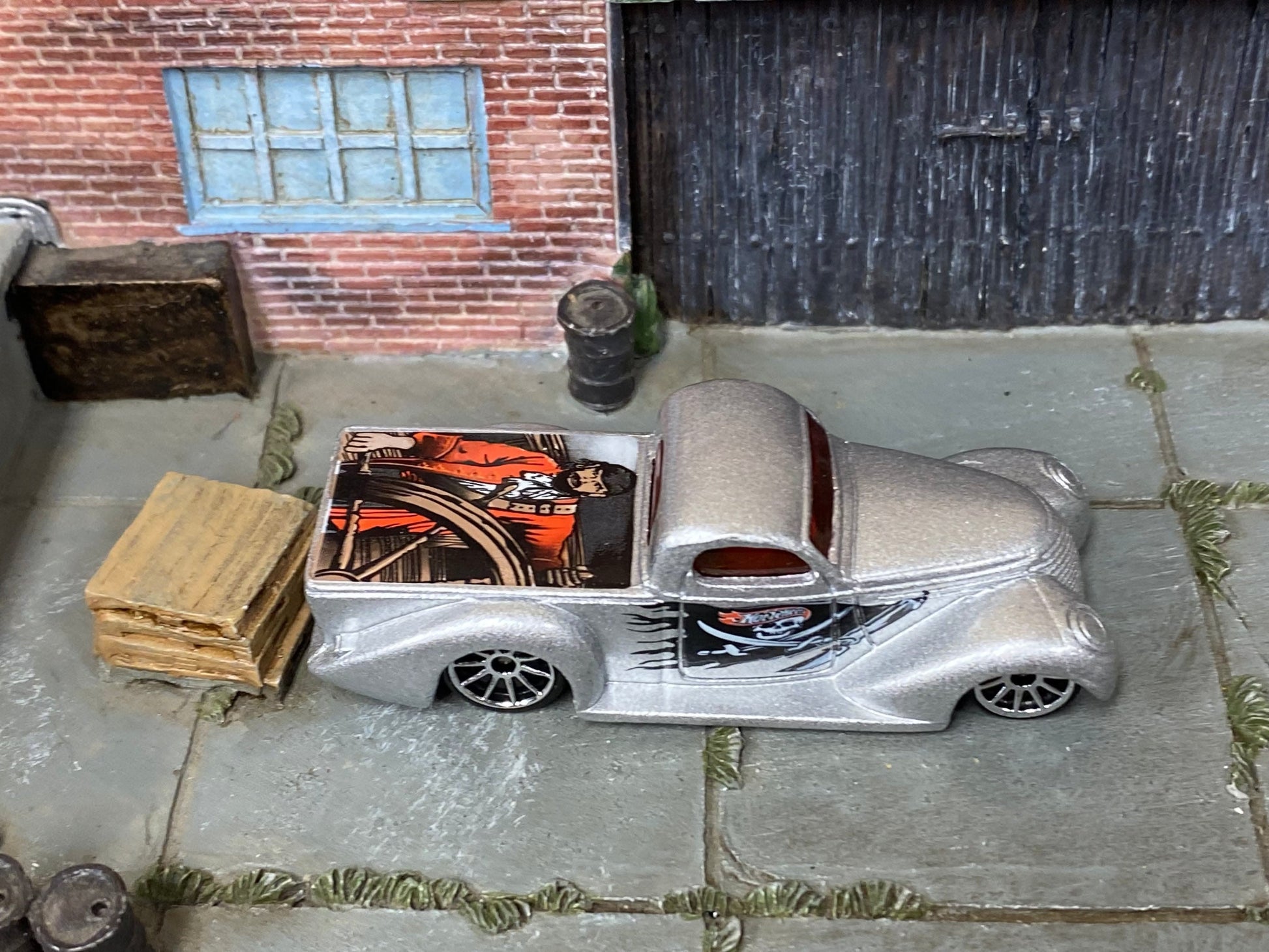 Loose Hot Wheels - Super Smooth Hot Rod Truck - Silver Skull and Cross Bones Pirate