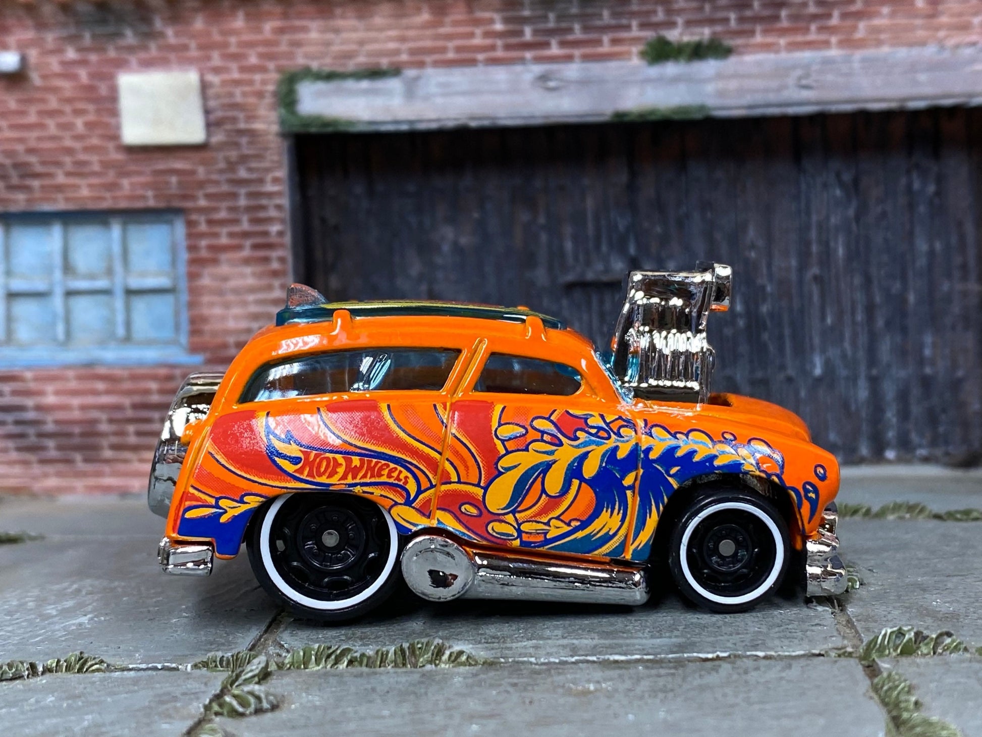 Loose Hot Wheels - Surf'n Turf Surf Wagon - Orange Art Car Wave