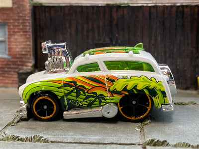 Loose Hot Wheels - Surf and Turf Surf Wagon - White and Green Wave