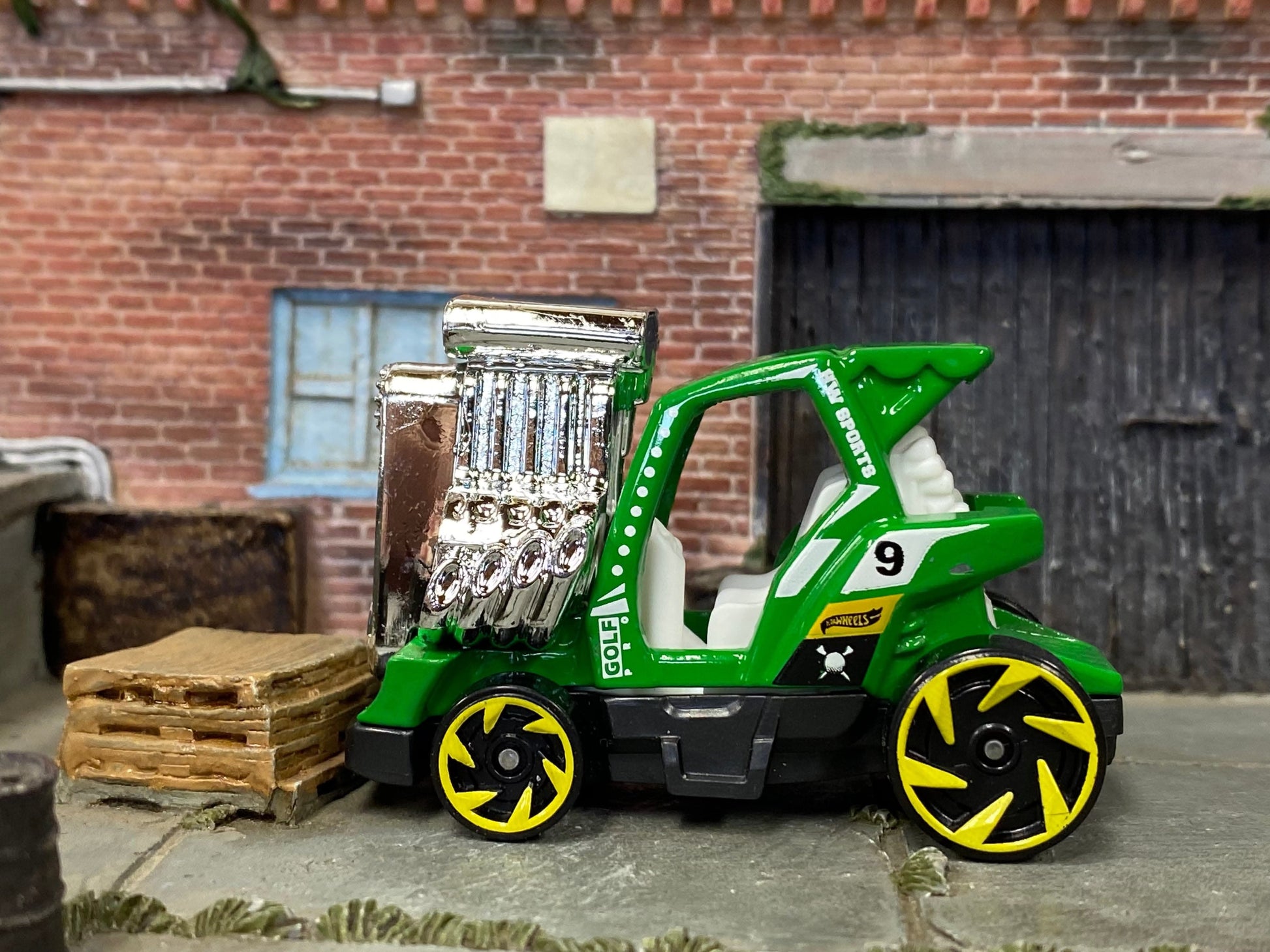 Loose Hot Wheels - Tee'd Off Golf Cart Hot Rod - Green and White