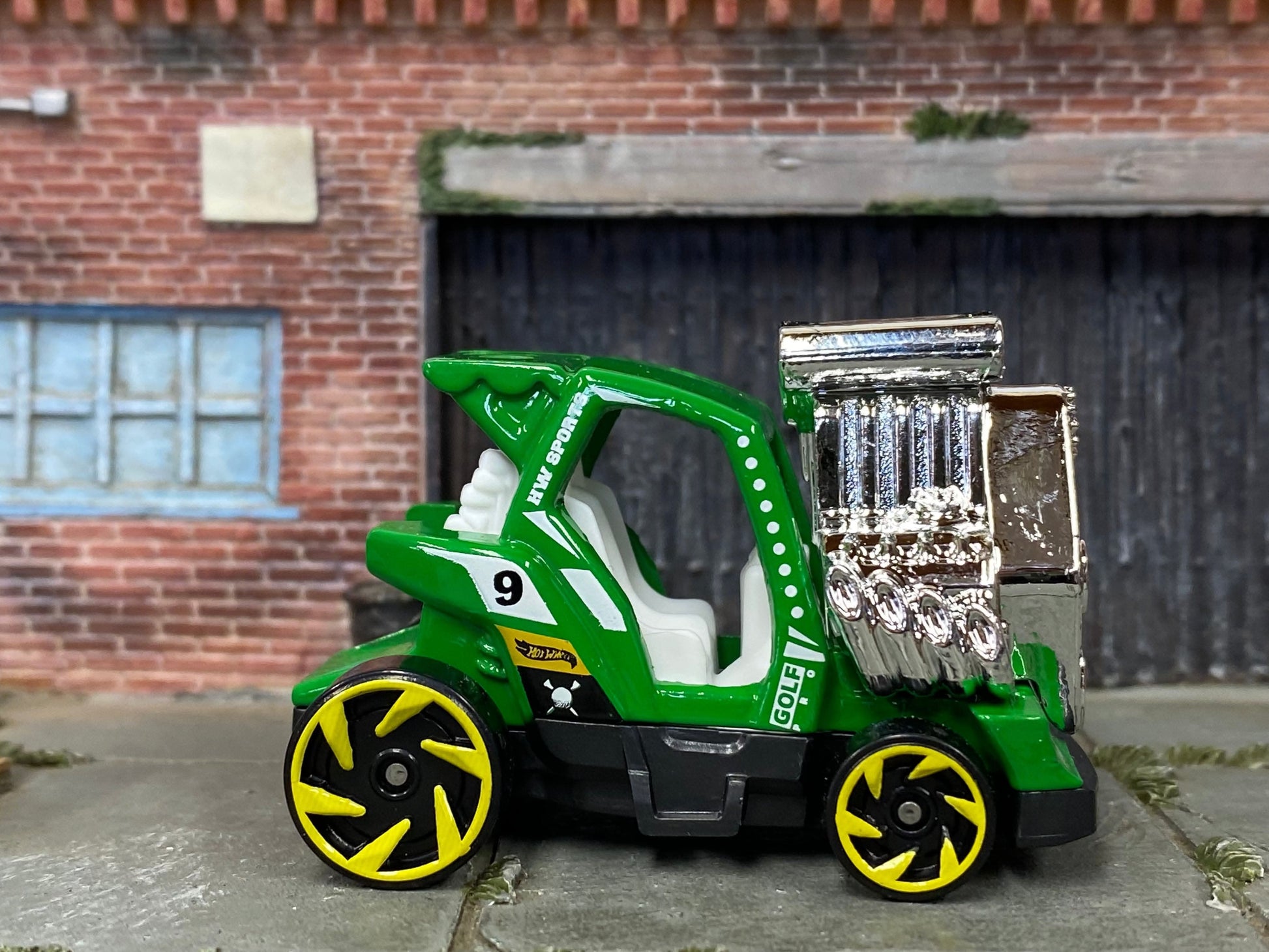 Loose Hot Wheels - Tee'd Off Golf Cart Hot Rod - Green and White