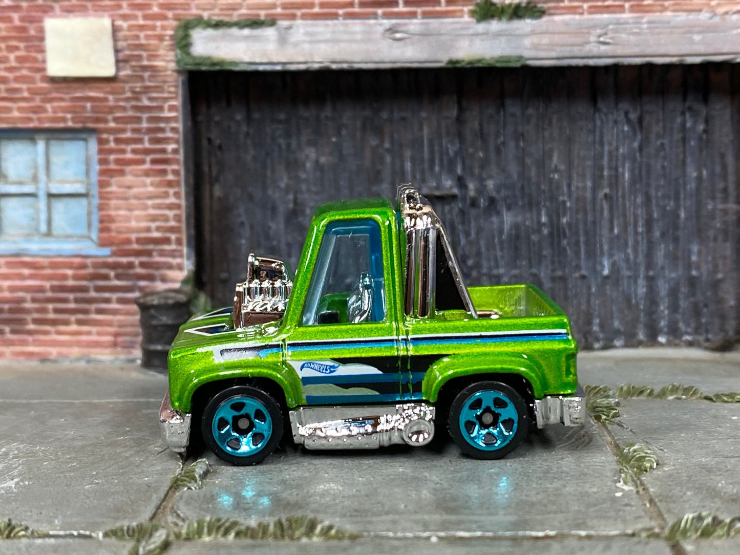 Loose Hot Wheels - Toon'd 1983 Chevy Silverado - Green