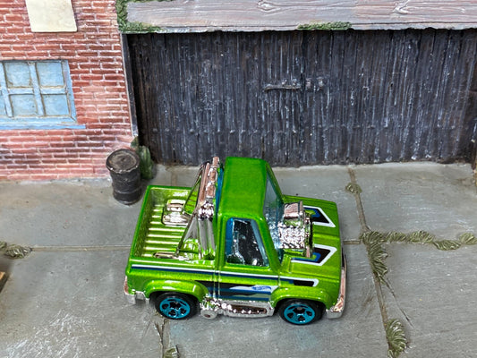 Loose Hot Wheels - Toon'd 1983 Chevy Silverado - Green