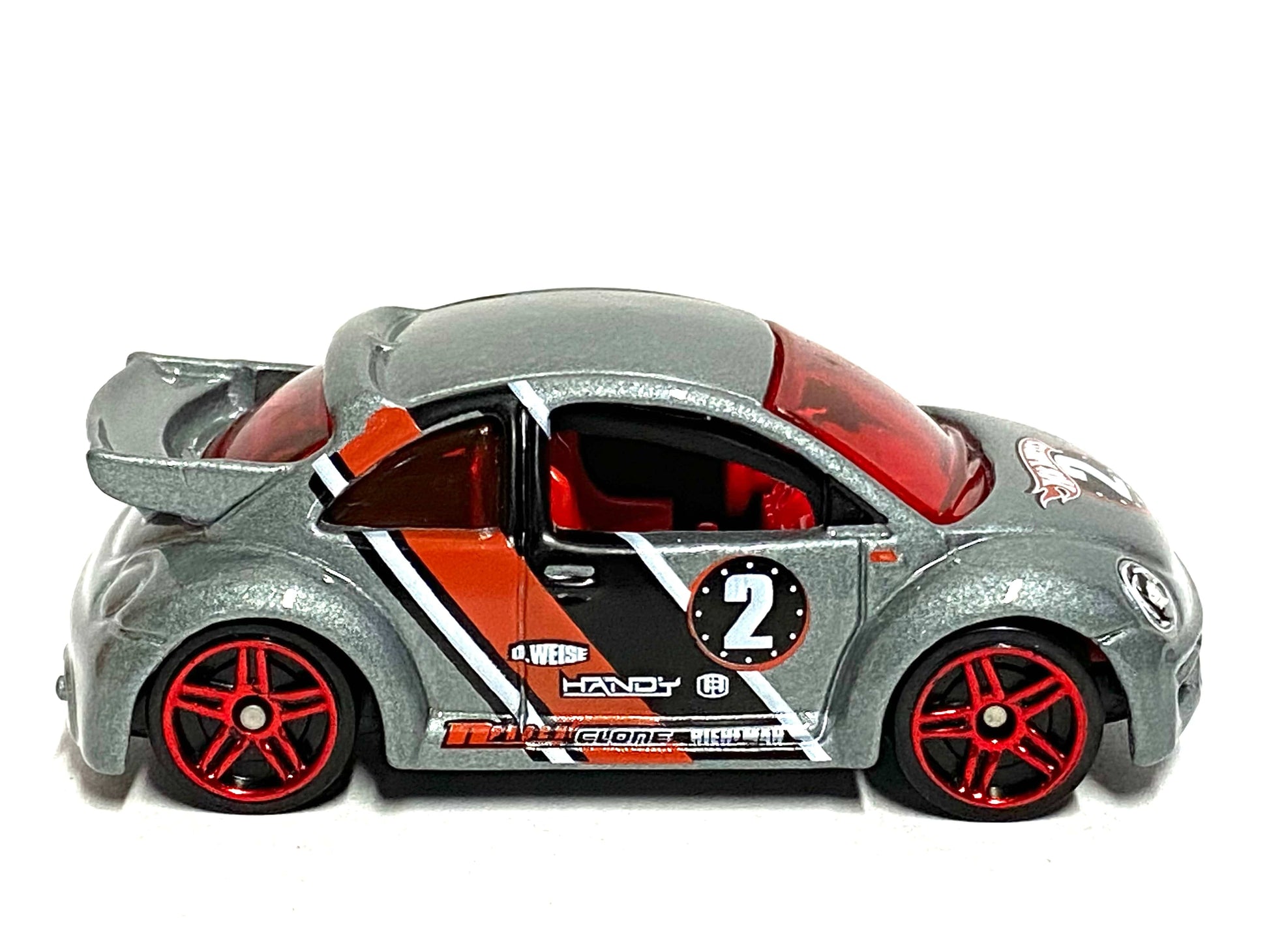 Loose Hot Wheels - Volkswagen VW New Beetle Cup - Silver, Black and Red