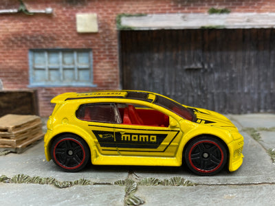 Loose Hot Wheels - VW Volkswagen Golf GTI - Yellow and Black MOMO
