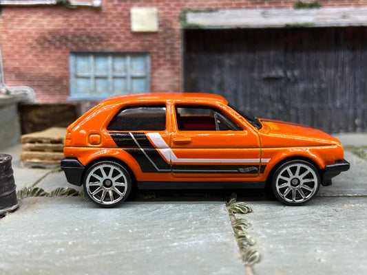 Loose Hot Wheels: VW Volkswagen Golf MK2 Dressed in Orange