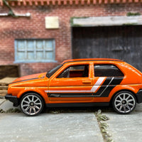 Loose Hot Wheels: VW Volkswagen Golf MK2 Dressed in Orange