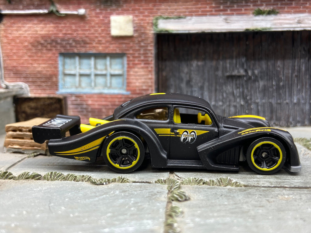 Loose Hot Wheels: VW Volkswagen Kafer Racer Race Car - Mooneyes Satin Black