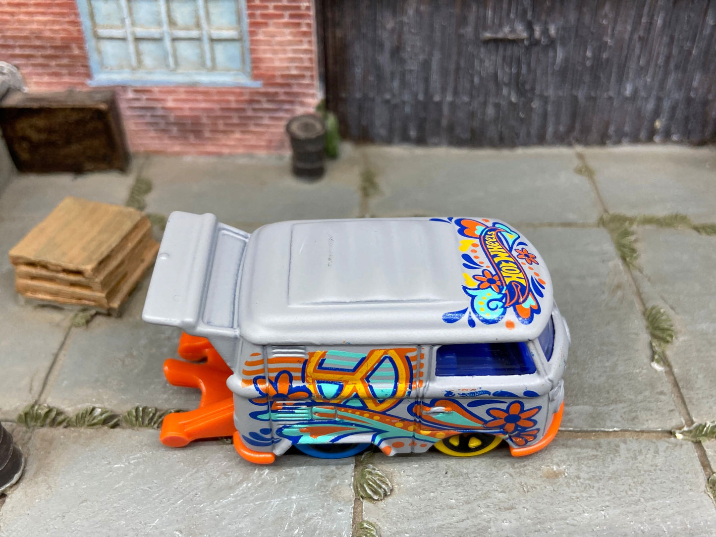 Loose Hot Wheels - VW Volkswagen Kool Kombi - Gray and Orange Peace Sign