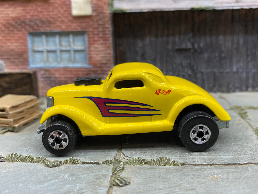 Loose Hot Wheels - Willys Coup Neet Streeter - Yellow and Red