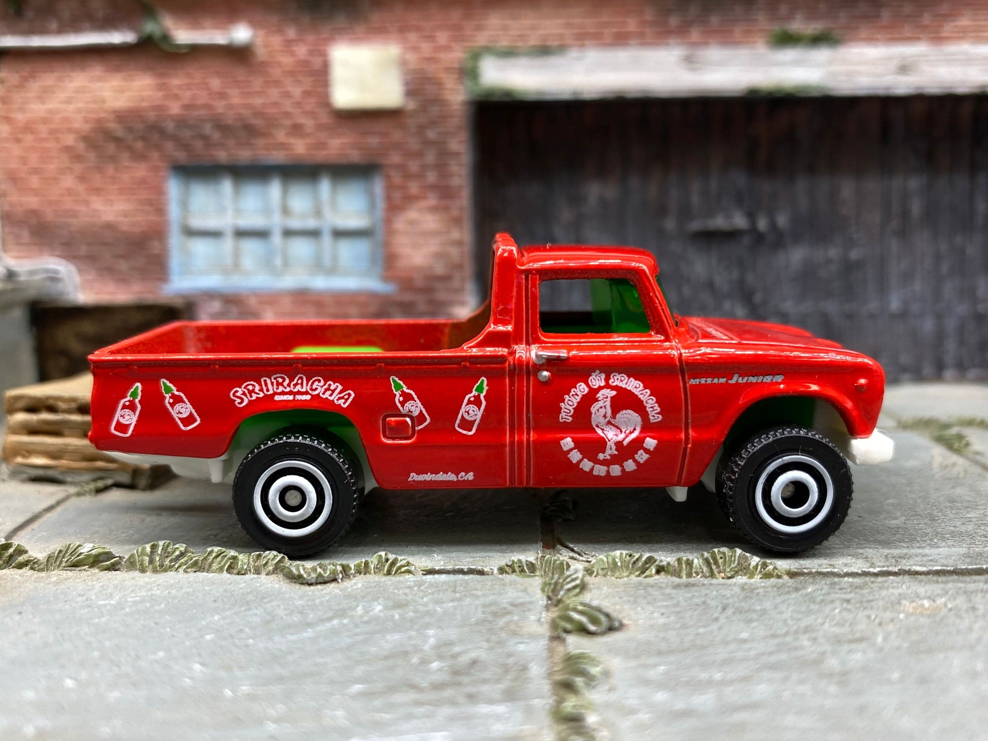 Loose Matchbox - 1962 Nissan Junior Mini Truck - Red, White and Green