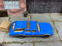 Matchbox 1971 Oldsmobile Vista Cruiser Blue loose diecast - side profile detail shot